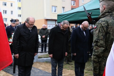 Uroczystość odsłonięcia pomnika upamiętniającego ofiary zbrodniczych ideologii, niemieckiego nazizmu i sowieckiego komunizmu – Malbork, 22 lutego 2024. Fot. IPN