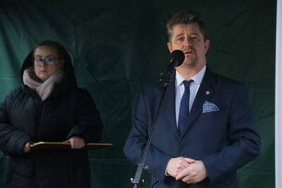 Uroczystość odsłonięcia pomnika upamiętniającego ofiary zbrodniczych ideologii, niemieckiego nazizmu i sowieckiego komunizmu – Malbork, 22 lutego 2024. Fot. IPN