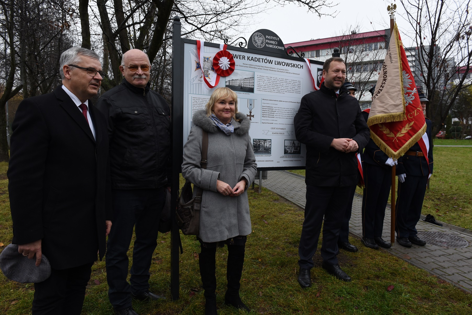Uroczystość odsłonięcia tablicy informacyjnej upamiętniającej kadetów – uczestników III powstania śląskiego. Fot. M. Kobylańska Uroczystość odsłonięcia tablicy informacyjnej upamiętniającej kadetów – uczestników III powstania śląskiego. Fot. M. Kobylańska