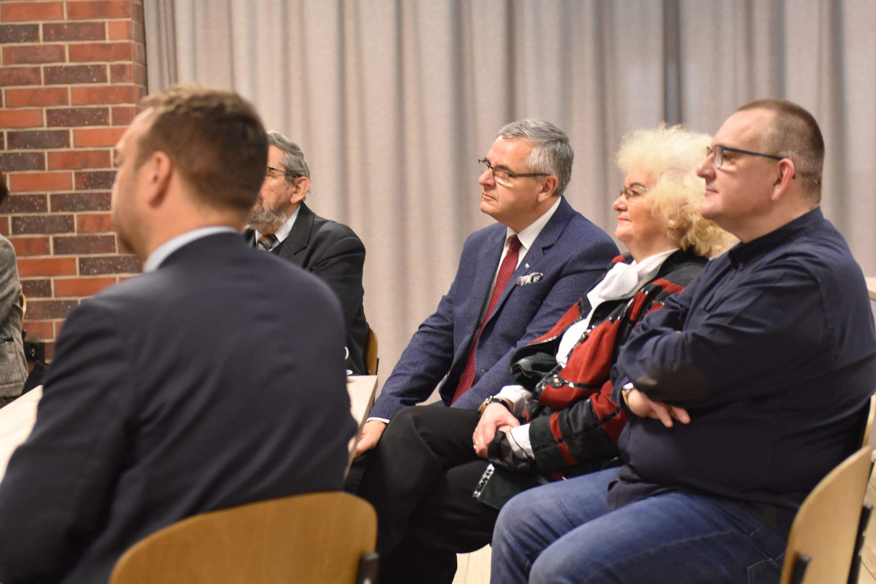 Uroczystość odsłonięcia tablicy informacyjnej upamiętniającej kadetów lwowskich Fot. Krzysztof Łojko Uroczystość odsłonięcia tablicy informacyjnej upamiętniającej kadetów lwowskich Fot. Krzysztof Łojko