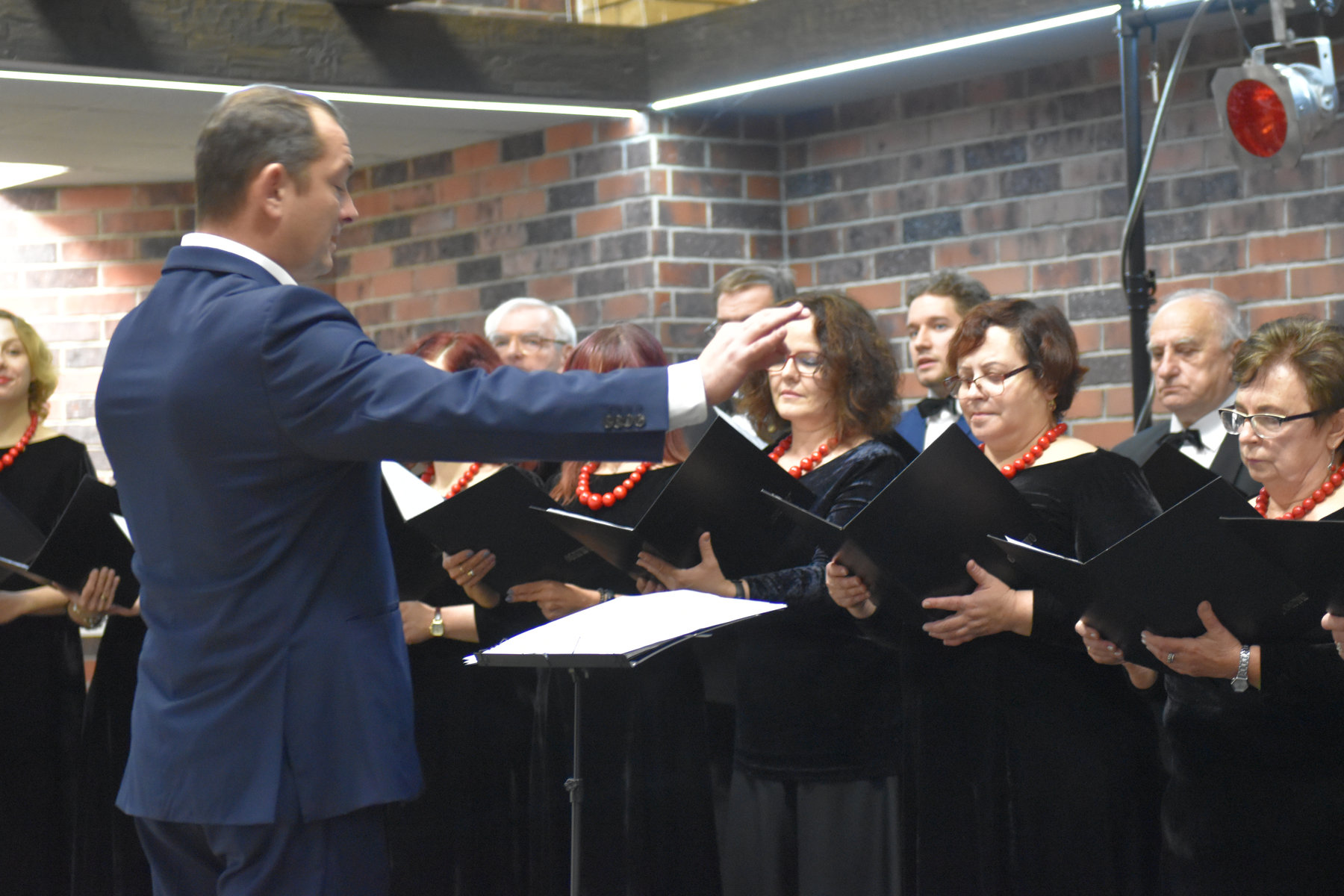 Uroczystość odsłonięcia tablicy informacyjnej upamiętniającej kadetów lwowskich Fot. Krzysztof Łojko Uroczystość odsłonięcia tablicy informacyjnej upamiętniającej kadetów lwowskich Fot. Krzysztof Łojko