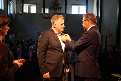 Uroczystość wręczenia Krzyży Wolności i Solidarności w Jastrzębiu-Zdroju.