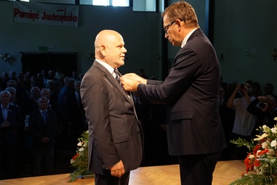 Uroczystość wręczenia Krzyży Wolności i Solidarności w Jastrzębiu-Zdroju.