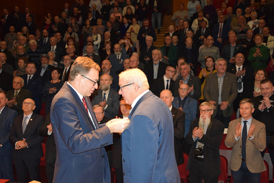 Ceremonia wręczenia Krzyża Wolności i Solidarności w Bielsku-Białej.