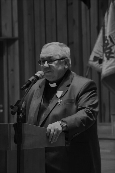 Ks. prałat Zbigniew Powada.