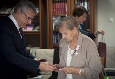 Wręczenie Krzyża Wolności i Solidarności w Andrychowie 30 czerwca 2020 r. (Fot. K. Liszka).