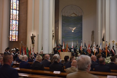 Uroczysta msza św. koncelebrowana pod przewodnictwem metropolity katowickiego abp. Wiktora Skworca, z udziałem sygnatariuszy Porozumienia Jastrzębskiego i Porozumienia Katowickiego została odprawiona w Archikatedrze Chrystusa Króla w Katowicach. Fot. M. Kobylańska