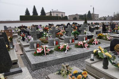 Zakończył się remont grobów wojennych w Chełmie Śląskim.