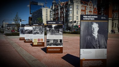 Prezentacja wystawy „Powstania śląskie 1919–1921” na katowickim Rynku. Fot. K. Liszka