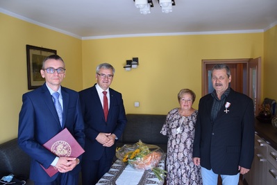 Wręczenie Krzyża Wolności i Solidarności Waldemarowi Edwardowi Marcowi.