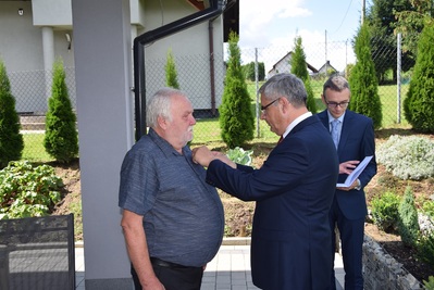 Wręczenie Krzyża Wolności i Solidarności Jerzemu Józefowi Krywultowi.