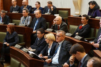 Uczestnicy konferencji naukowej „Zbrodnie stanu wojennego – aspekty prawne”.