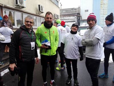 W biegu ulicznym „Ocalić od zapomnienia” wziął udział m.in. dr Andrzej Sznajder, dyrektor Oddziału IPN w Katowicach (pierwszy od lewej).