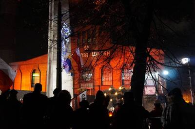 Uroczystość upamiętniająca 35. rocznicę pacyfikacji kopalni Wujek.