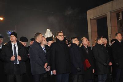 Uroczystość upamiętniająca 35. rocznicę pacyfikacji kopalni Wujek.