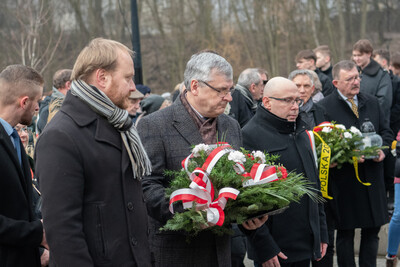 Odsłonięcie tablicy pamiątkowej upamiętniającej niemieckie zastępcze więzienie policyjne „Rosengarten“ i powojenny obóz pracy – Mysłowice - fot.: Krzysztof Łojko