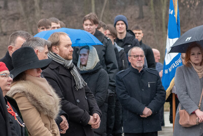 Odsłonięcie tablicy pamiątkowej upamiętniającej niemieckie zastępcze więzienie policyjne „Rosengarten“ i powojenny obóz pracy – Mysłowice - fot.: Krzysztof Łojko