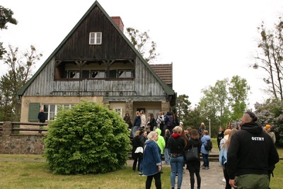 Wyjazd finalistów konkursu „W kręgu pamięci i prozy lagrowej więźniarek KL Ravensbrück”. Fot. Urszula Gierasimiuk/IPN