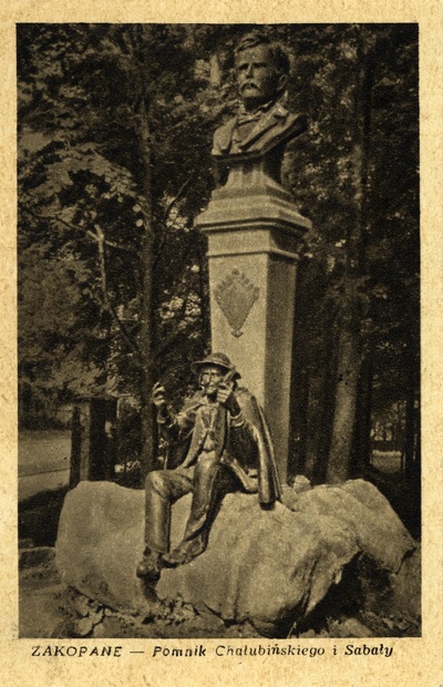 Pomnik Tytusa Chałubińskiego i Sabały w Zakopanem, 1950 r. (fot. E. Falkowski, wyd. Polskie Towarzystwo Krajoznawcze; IPN Ka 023/1392)