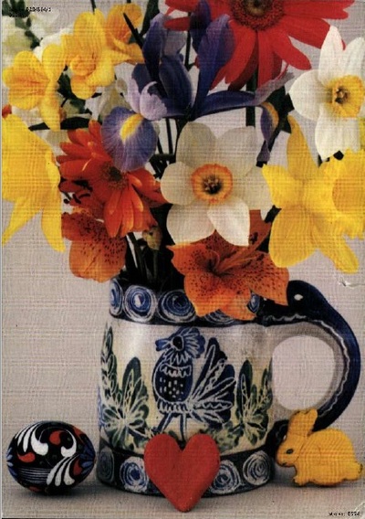 Kartka z życzeniami „przeobfitych łask od Zmartwychwstałego Chrystusa zwiastującego wielką nadzieję”, wysłana do Danuty Skorenko, przebywającej w areszcie śledczym w Katowicach za kolportaż „nielegalnych pism, ulotek i wydawnictw o treści antypaństwowej”, 1986 r. (fot. K. Piątek, wyd. Krajowa Agencja Wydawnicza; IPN Ka 029/864, t. 1)