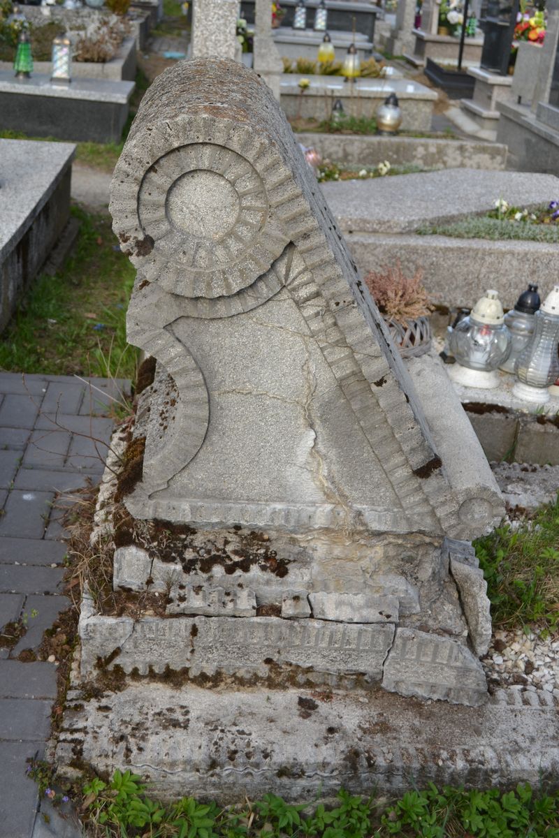 Krakowski IPN odnowił grób Wacława Żmudzińskiego w Nowym Targu