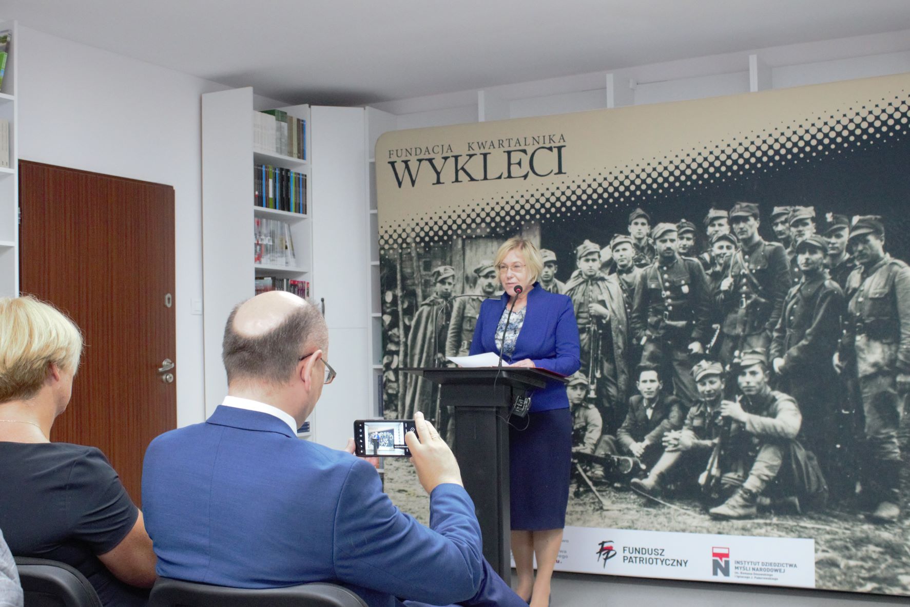 Otwarcie nowej siedziby Kwartalnika „Wyklęci” z udziałem dr. Mateusza Szpytmy fot. Marcin Kasprzycki (IPN Kraków) Otwarcie nowej siedziby Kwartalnika „Wyklęci” z udziałem dr. Mateusza Szpytmy fot. Marcin Kasprzycki (IPN Kraków)