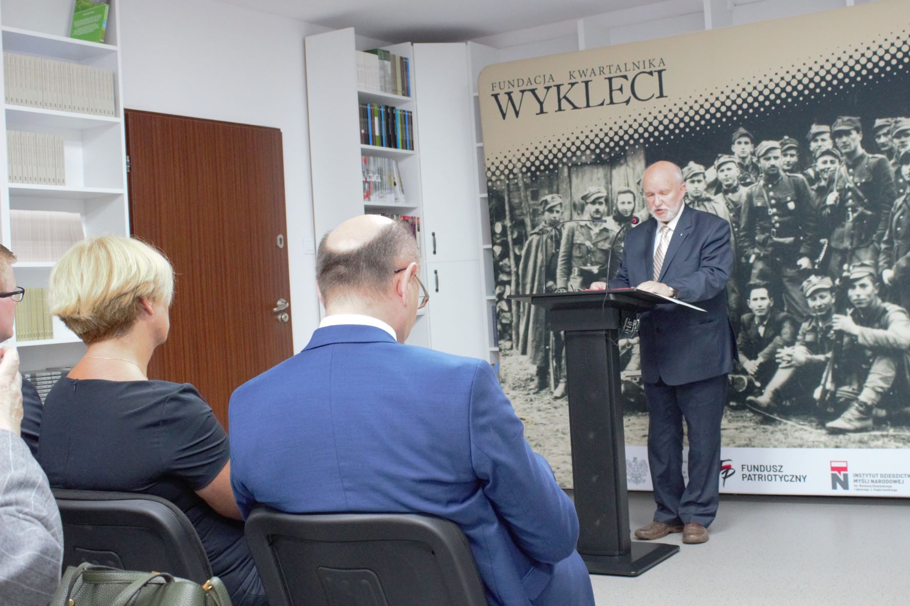 Otwarcie nowej siedziby Kwartalnika „Wyklęci” z udziałem dr. Mateusza Szpytmy fot. Marcin Kasprzycki (IPN Kraków) Otwarcie nowej siedziby Kwartalnika „Wyklęci” z udziałem dr. Mateusza Szpytmy fot. Marcin Kasprzycki (IPN Kraków)
