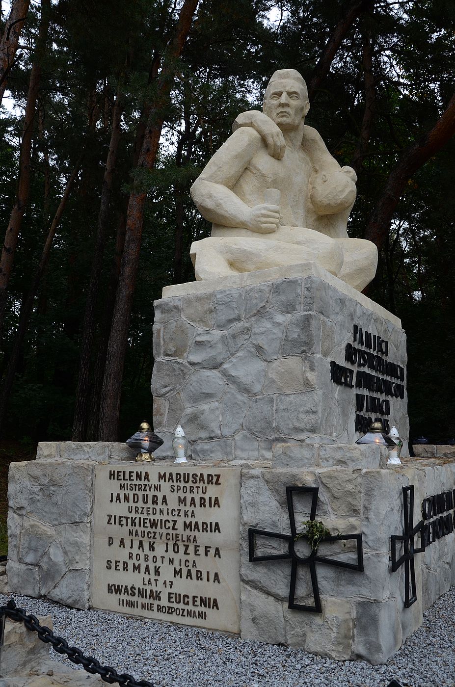 Uroczystości w Pogórskiej Woli. Fot. Jan Wnuk (IPN) Uroczystości w Pogórskiej Woli. Fot. Jan Wnuk (IPN)