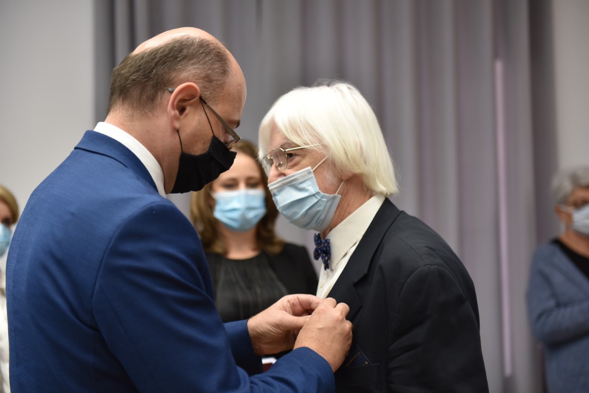 Uroczystość wręczenia Krzyży Wolności i Solidarności w Krakowie – fot. Żaneta Wierzgacz (IPN Kraków) Uroczystość wręczenia Krzyży Wolności i Solidarności w Krakowie – fot. Żaneta Wierzgacz (IPN Kraków)