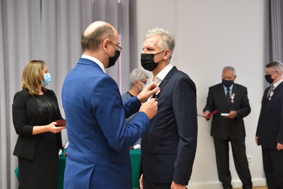 Uroczystość wręczenia Krzyży Wolności i Solidarności w Krakowie – fot. Żaneta Wierzgacz (IPN Kraków) Uroczystość wręczenia Krzyży Wolności i Solidarności w Krakowie – fot. Żaneta Wierzgacz (IPN Kraków)