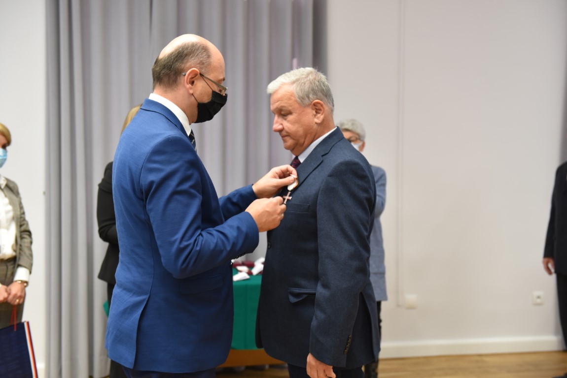 Uroczystość wręczenia Krzyży Wolności i Solidarności w Krakowie – fot. Żaneta Wierzgacz (IPN Kraków) Uroczystość wręczenia Krzyży Wolności i Solidarności w Krakowie – fot. Żaneta Wierzgacz (IPN Kraków)