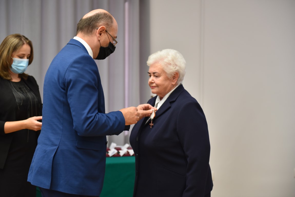 Uroczystość wręczenia Krzyży Wolności i Solidarności w Krakowie – fot. Żaneta Wierzgacz (IPN Kraków) Uroczystość wręczenia Krzyży Wolności i Solidarności w Krakowie – fot. Żaneta Wierzgacz (IPN Kraków)