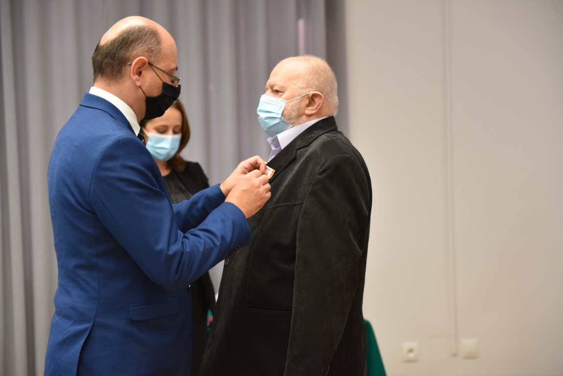 Uroczystość wręczenia Krzyży Wolności i Solidarności w Krakowie – fot. Żaneta Wierzgacz (IPN Kraków) Uroczystość wręczenia Krzyży Wolności i Solidarności w Krakowie – fot. Żaneta Wierzgacz (IPN Kraków)