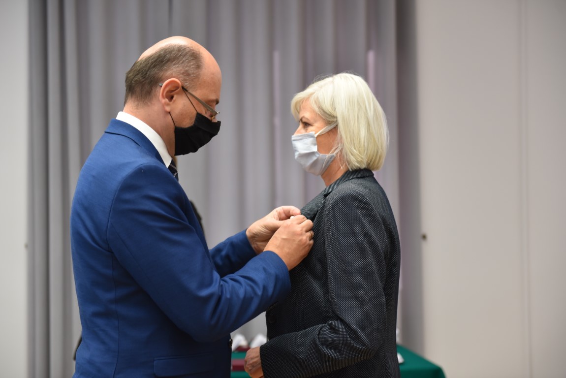 Uroczystość wręczenia Krzyży Wolności i Solidarności w Krakowie – fot. Żaneta Wierzgacz (IPN Kraków) Uroczystość wręczenia Krzyży Wolności i Solidarności w Krakowie – fot. Żaneta Wierzgacz (IPN Kraków)