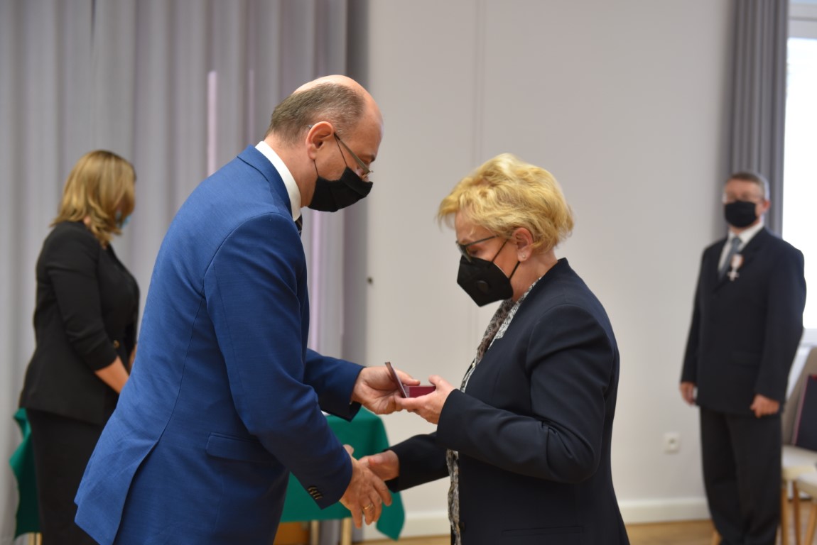 Uroczystość wręczenia Krzyży Wolności i Solidarności w Krakowie – fot. Żaneta Wierzgacz (IPN Kraków) Uroczystość wręczenia Krzyży Wolności i Solidarności w Krakowie – fot. Żaneta Wierzgacz (IPN Kraków)