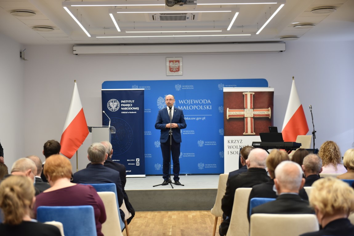 Uroczystość wręczenia Krzyży Wolności i Solidarności w Krakowie – fot. Żaneta Wierzgacz (IPN Kraków) Uroczystość wręczenia Krzyży Wolności i Solidarności w Krakowie – fot. Żaneta Wierzgacz (IPN Kraków)