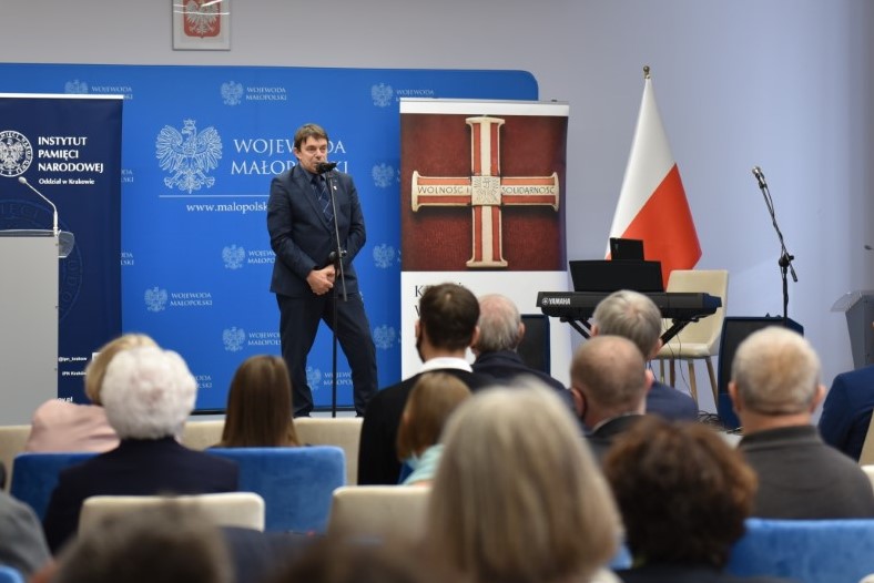 Uroczystość wręczenia Krzyży Wolności i Solidarności w Krakowie – fot. Żaneta Wierzgacz (IPN Kraków) Uroczystość wręczenia Krzyży Wolności i Solidarności w Krakowie – fot. Żaneta Wierzgacz (IPN Kraków)