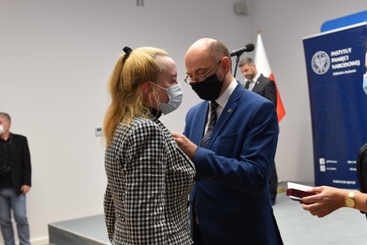 Uroczystość wręczenia Krzyży Wolności i Solidarności w Krakowie – fot. Żaneta Wierzgacz (IPN Kraków) Uroczystość wręczenia Krzyży Wolności i Solidarności w Krakowie – fot. Żaneta Wierzgacz (IPN Kraków)