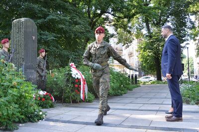 Uroczystość na pl. Axentowicza w Krakowie. Fot. Janusz Ślęzak (IPN)