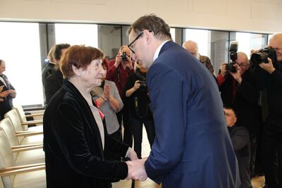 Krzyż Komandorski Orderu Odrodzenia Polski dla Mirosławy Gruszczyńskiej za ratowanie Żydów podczas II wojny światowej