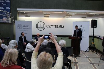 Wernisaż wystawy Arkadiusza Szlachetki „Dzielne Kobiety z Neubrandenburga”. Przystanek Historia w Krakowie