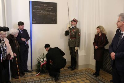 W Collegium Novum odsłonięto tablicę upamiętniającą tajne nauczanie na UJ