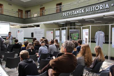 Projekcja filmu „Kochankowie z lasu” w reż. Arkadiusza Gołębiewskiego oraz spotkanie z bohaterami dokumentu Stefanią i Wacławem Szaconiami