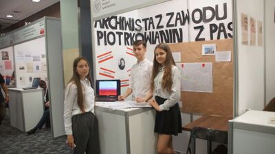 Krakowska gala projektu edukacyjnego „Kamienie Pamięci. Nieznany bohater niepodległości”