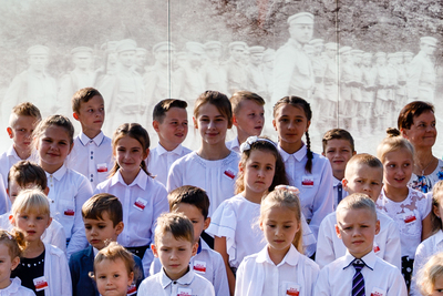Inauguracja roku szkolnego w Stróży (powiat limanowski) z udziałem Prezesa IPN Jarosława Szarka – 3 września 2018. Fot. Sławek Kasper (IPN)