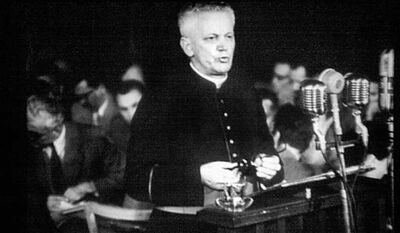 Ordynariusz kielecki bp Czesław Kaczmarek podczas procesu