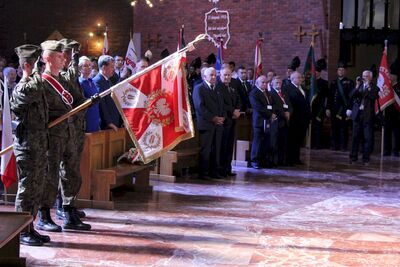 Odsłonięcie tablicy pamięci mieszkańców Ziemi Oświęcimskiej, walczących o wolność i niepodległość