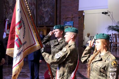 Odsłonięcie tablicy pamięci mieszkańców Ziemi Oświęcimskiej, walczących o wolność i niepodległość