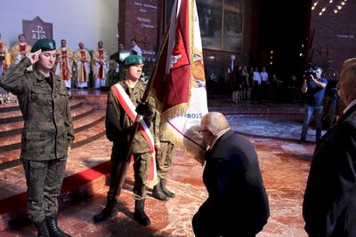 Odsłonięcie tablicy pamięci mieszkańców Ziemi Oświęcimskiej, walczących o wolność i niepodległość