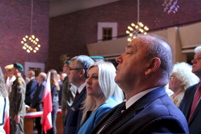 Odsłonięcie tablicy pamięci mieszkańców Ziemi Oświęcimskiej, walczących o wolność i niepodległość